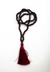 Чётки из граната, 108 бусин / Индия